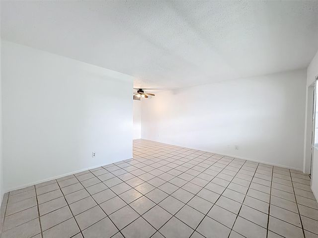 5208 NE 24TH TER F-303, Fort Lauderdale, FL 33308