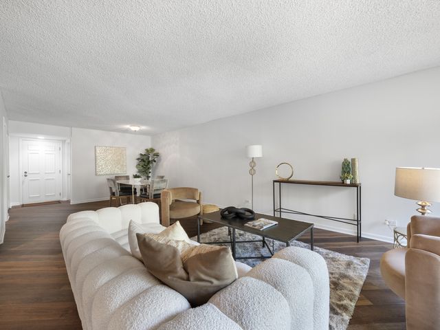 706 Waukegan Road C-203, Glenview, IL 60025