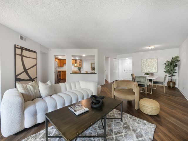 706 Waukegan Road C-203, Glenview, IL 60025