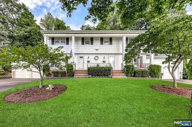 65 Forsythia Lane, Paramus, NJ 07652