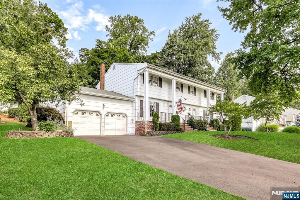 65 Forsythia Lane, Paramus, NJ 07652