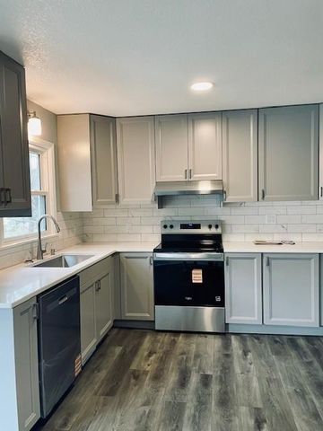 2115 E River Road NE, Rochester, MN 55906