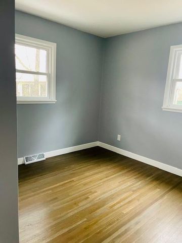 2115 E River Road NE, Rochester, MN 55906