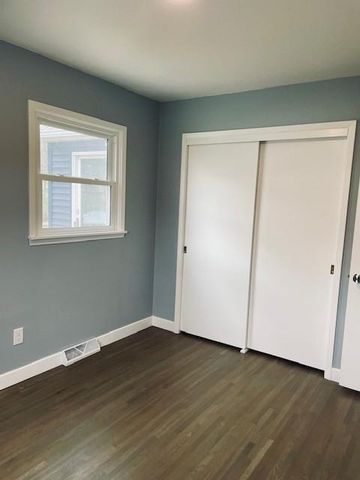 2115 E River Road NE, Rochester, MN 55906