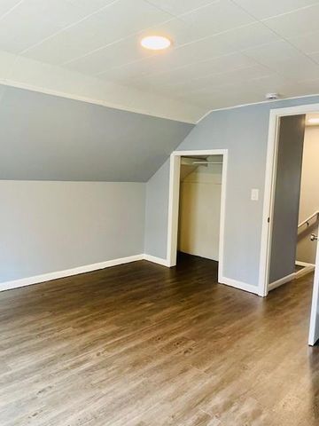 2115 E River Road NE, Rochester, MN 55906