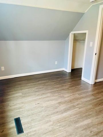 2115 E River Road NE, Rochester, MN 55906