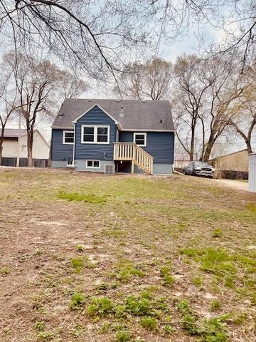 2115 E River Road NE, Rochester, MN 55906