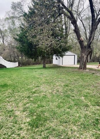 2115 E River Road NE, Rochester, MN 55906