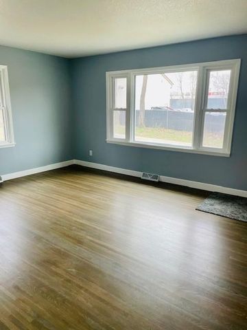 2115 E River Road NE, Rochester, MN 55906