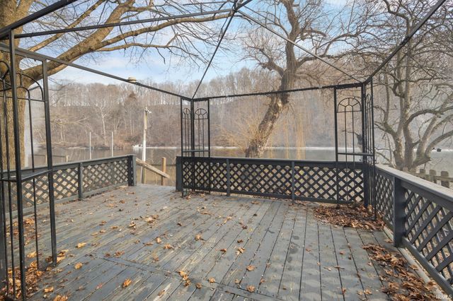 11503 W Tecumseh Bend Road, Brookston, IN 47923