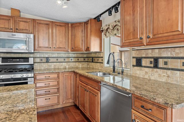 11503 W Tecumseh Bend Road, Brookston, IN 47923