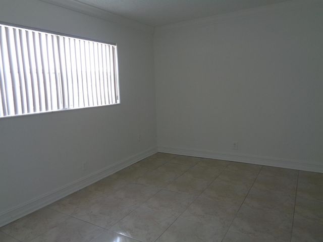 2008 Jackson Street E9, Hollywood, FL 33020