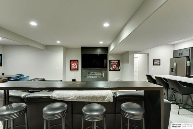 20709 Woodridge Drive, Gretna, NE 68028