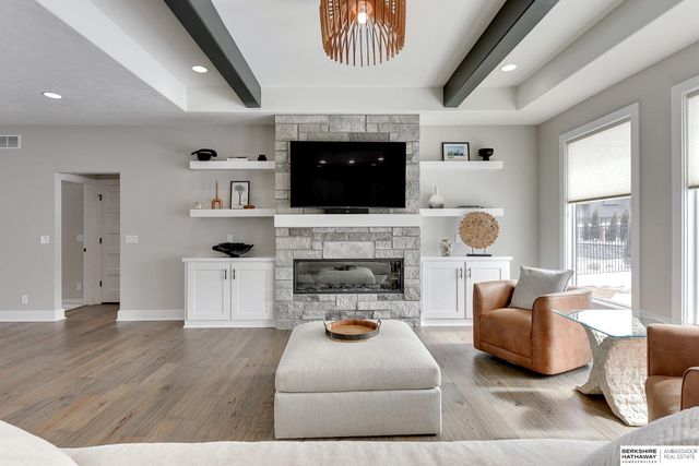 20709 Woodridge Drive, Gretna, NE 68028
