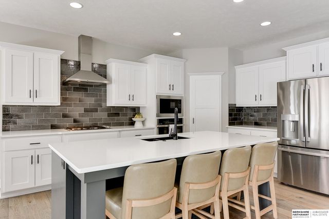 20709 Woodridge Drive, Gretna, NE 68028