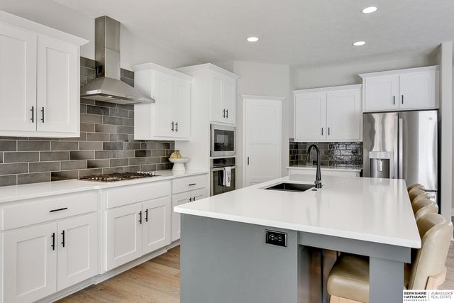 20709 Woodridge Drive, Gretna, NE 68028