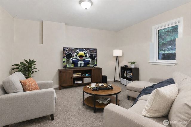 316 Antonie Avenue N, Eatonville, WA 98328