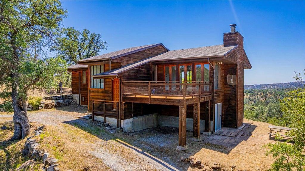 Image 1 of property listing at 32774 Road 400, Coarsegold, CA 93614