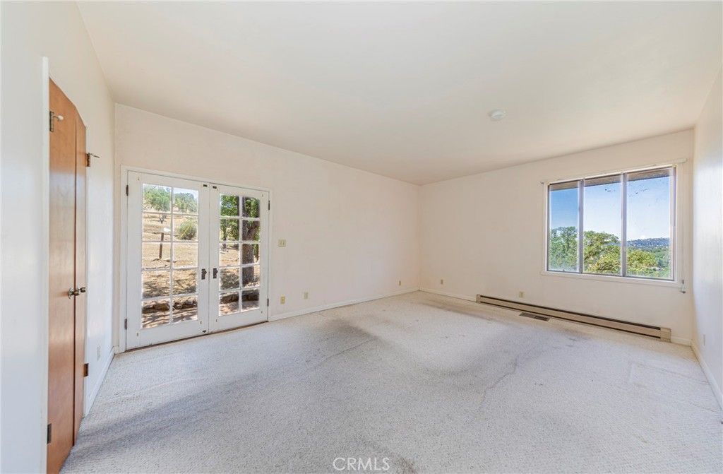 Image 18 of property listing at 32774 Road 400, Coarsegold, CA 93614