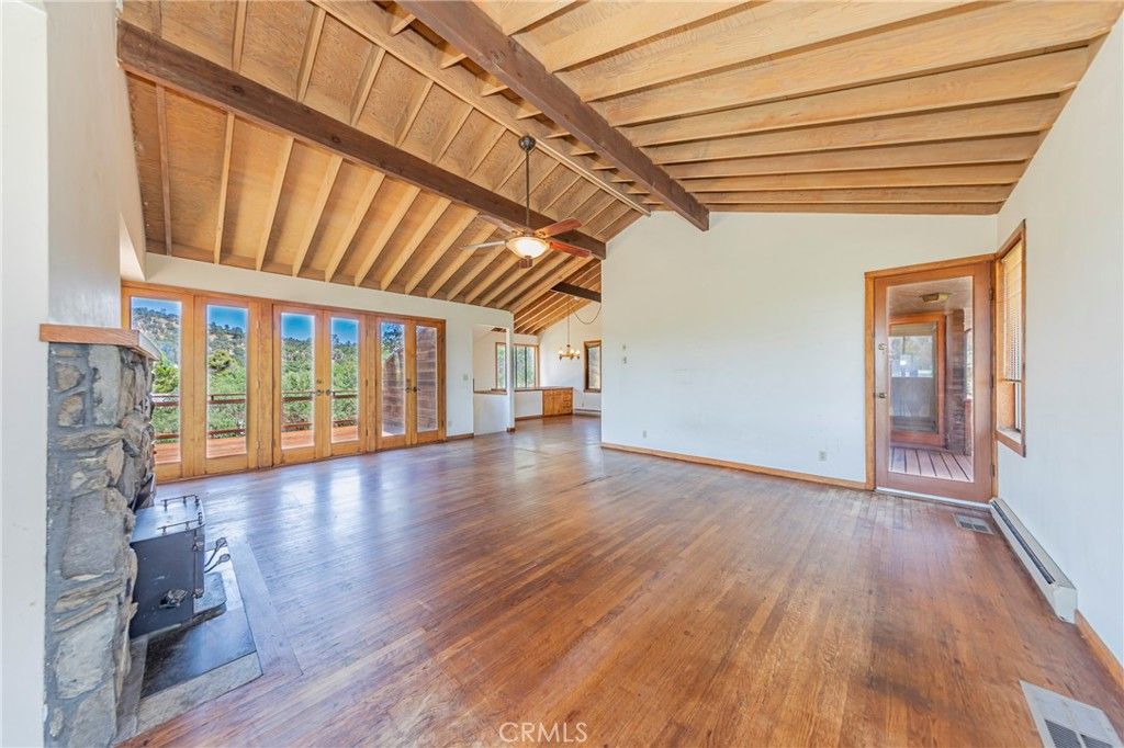 Image 5 of property listing at 32774 Road 400, Coarsegold, CA 93614