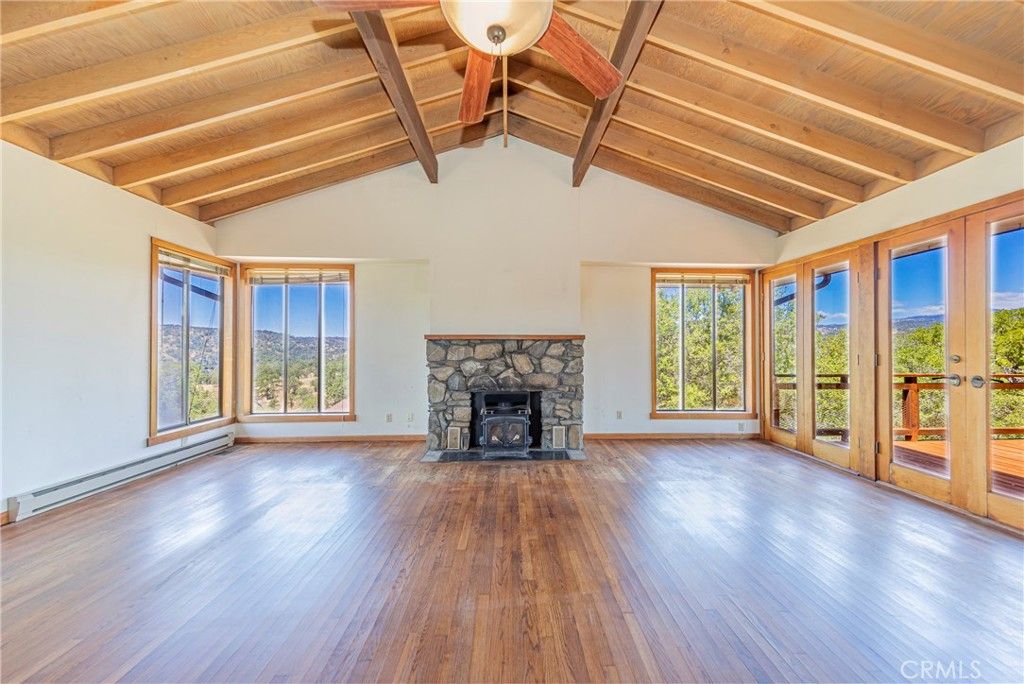 Image 7 of property listing at 32774 Road 400, Coarsegold, CA 93614