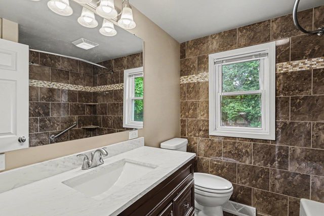 702 Handy Drive, Bay City, MI 48706