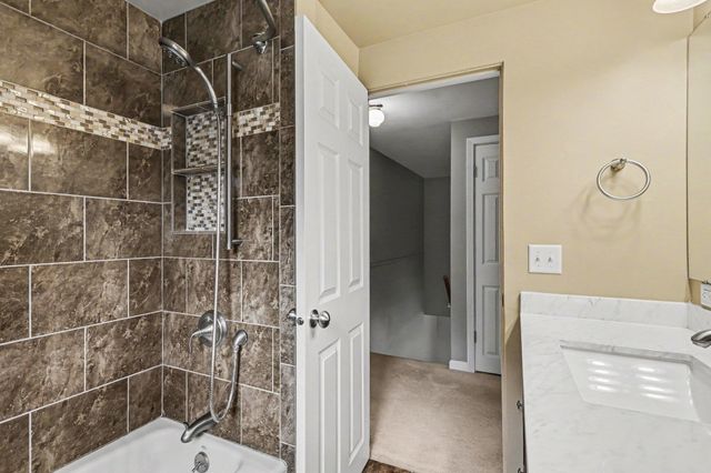 702 Handy Drive, Bay City, MI 48706