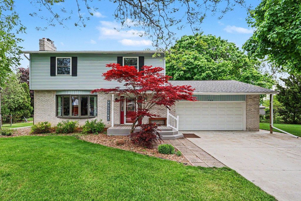 702 Handy Drive, Bay City, MI 48706