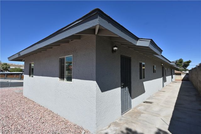 320 North 16th Street 1, Las Vegas, NV 89101