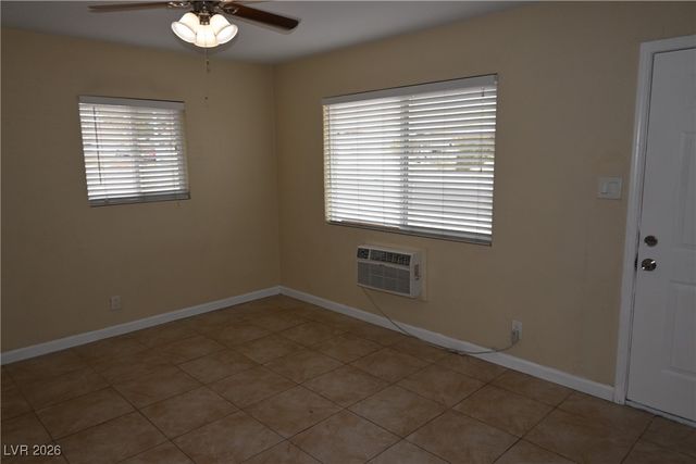 320 North 16th Street 1, Las Vegas, NV 89101