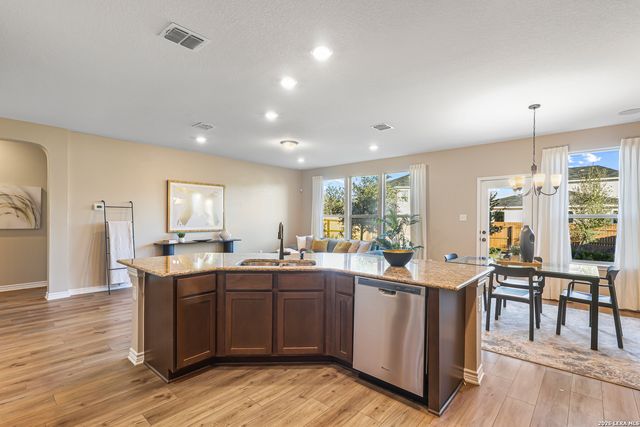 8010 Kingfisher, San Antonio, TX 78253