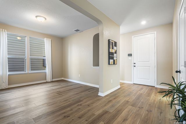 8010 Kingfisher, San Antonio, TX 78253