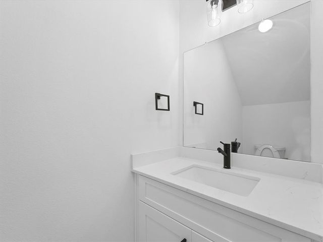 867 Mansfield Street F, Houston, TX 77091