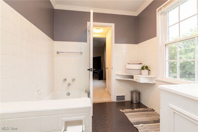 3797 Bushnell Road, University Heights, OH 44118