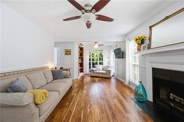1816 Crescent Hill Drive NW, Acworth, GA 30102