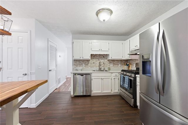 1816 Crescent Hill Drive NW, Acworth, GA 30102