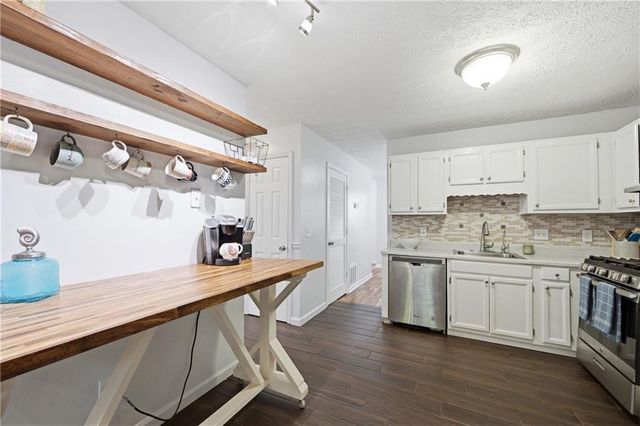 1816 Crescent Hill Drive NW, Acworth, GA 30102