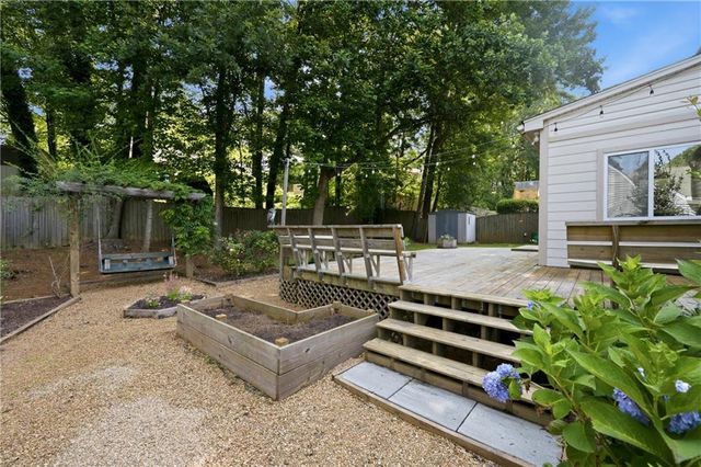 1816 Crescent Hill Drive NW, Acworth, GA 30102