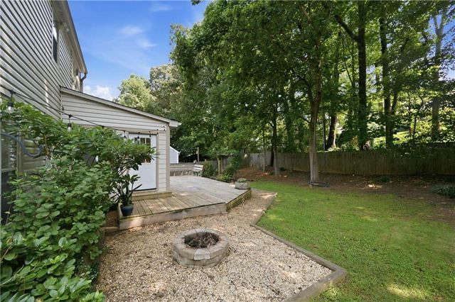 1816 Crescent Hill Drive NW, Acworth, GA 30102