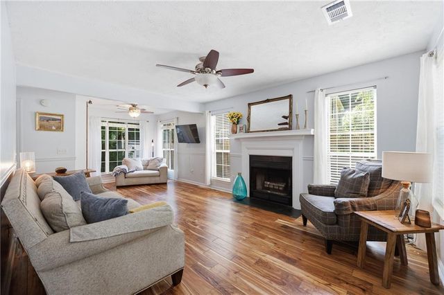 1816 Crescent Hill Drive NW, Acworth, GA 30102