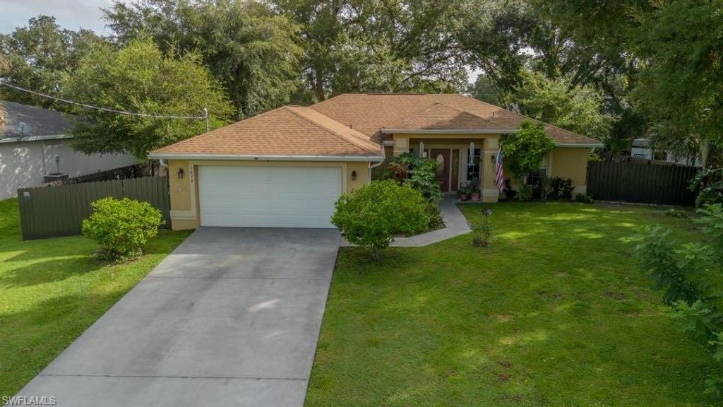 1098 Mission LN, LABELLE, FL 33935 — exterior