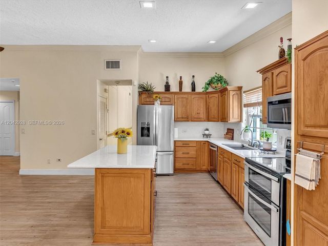15045 SW 138th Pl, Miami, FL 33186