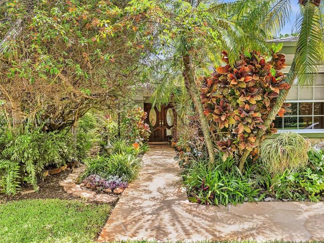 15045 SW 138th Pl, Miami, FL 33186