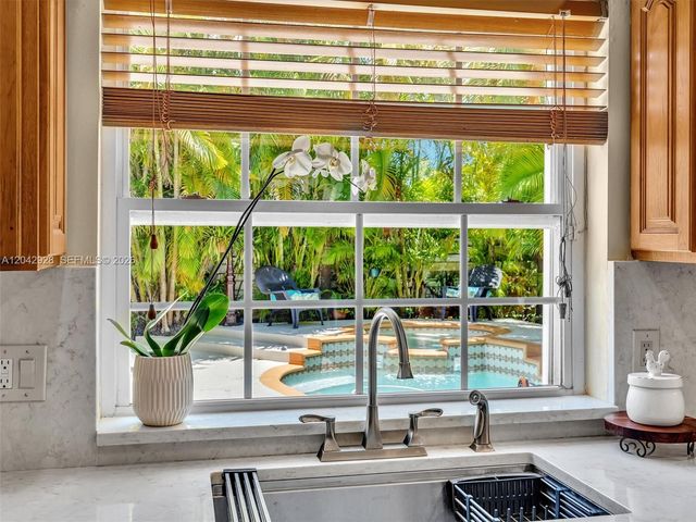 15045 SW 138th Pl, Miami, FL 33186