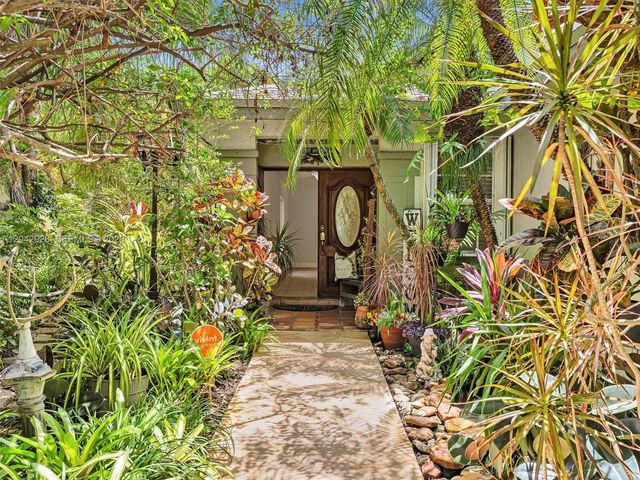 15045 SW 138th Pl, Miami, FL 33186