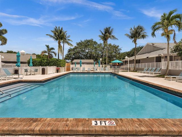 15045 SW 138th Pl, Miami, FL 33186