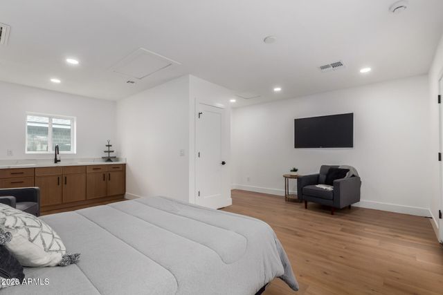 8401 E SAN MIGUEL Avenue, Scottsdale, AZ 85250