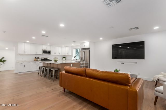 8401 E SAN MIGUEL Avenue, Scottsdale, AZ 85250