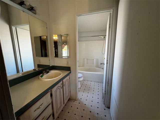 3868 W W Abrigo DR Drive, Golden Valley, AZ 86413