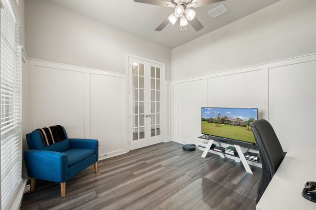 583 Crystal Lake Lane, Red Oak, TX 75154